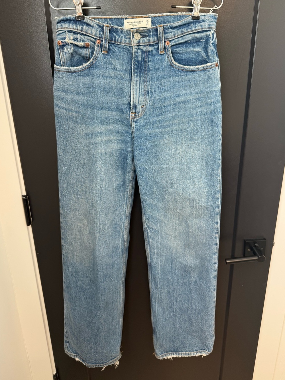 Abercrombie & Fitch Women’s The 90s Relaxed Jean High Rise - Size 28 Short 6s